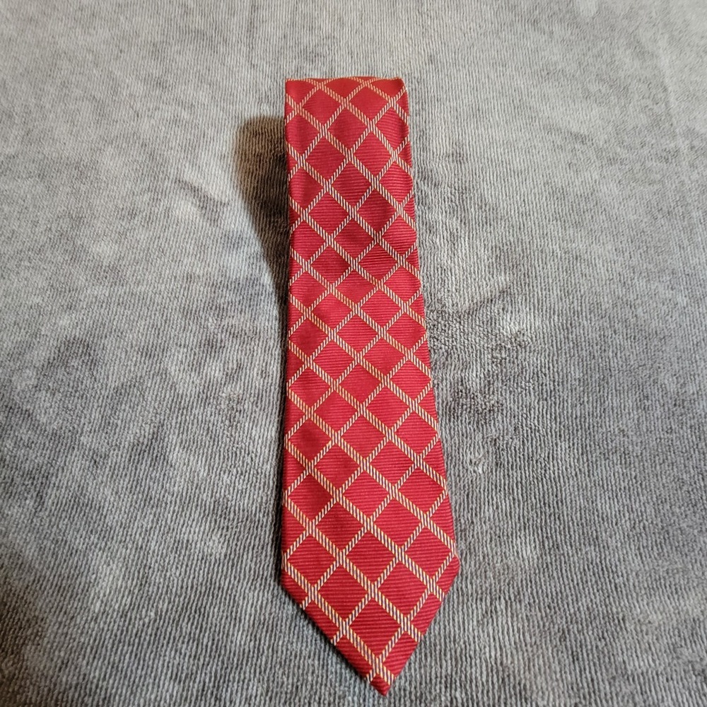 Thomas Pink Men's Necktie Red Lattice Rope Pattern 100% Silk  Made In Morocco